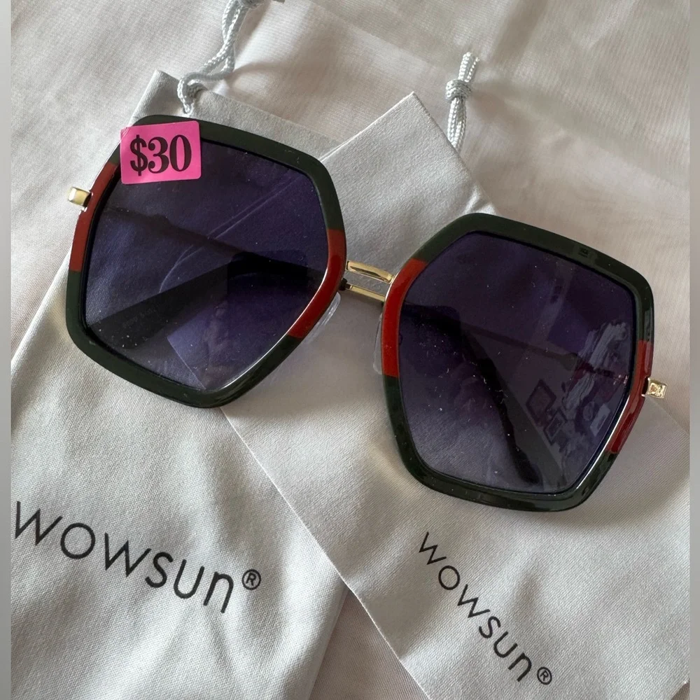 Designer inspired look for less Sunglasses by Wow Sun - NWT with cloth and pouch